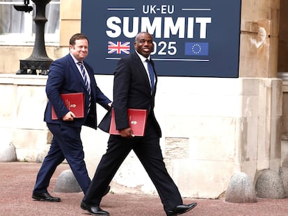 David Lammy, a la derecha, este lunes en Londres.